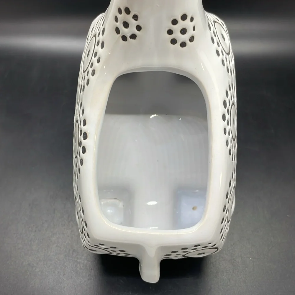 NWT Pier 1 abstract dotted circle pattern giraffe trinket storage planter